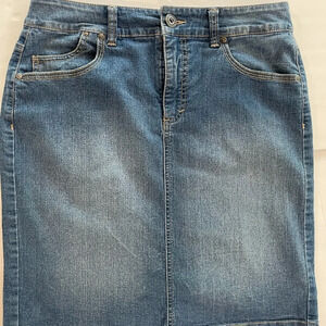 Bandolino blue Mini denim skirt size 6